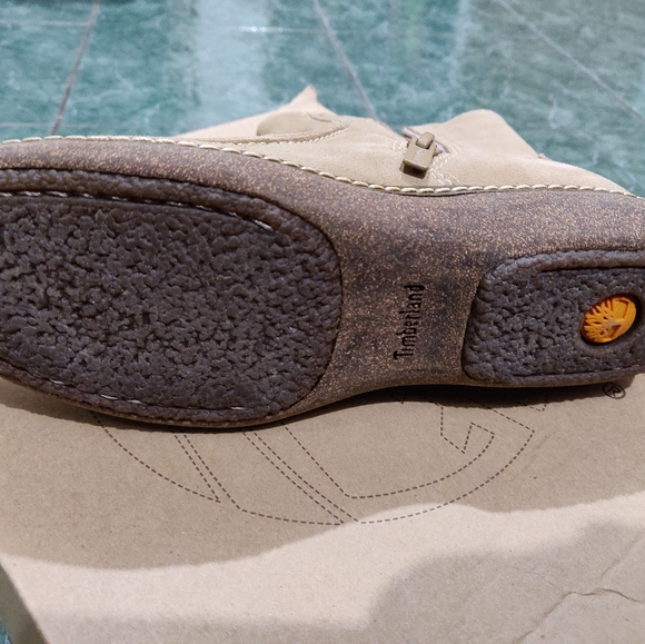 Boots - Picture 3 of 4